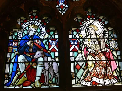 Stained-glass windows depicting George Plantagenet, Duke of Clarence, and his wife, Isabel Neville