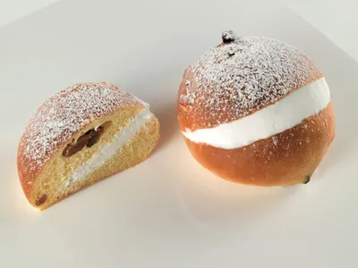 In all its simplicity, the maritozzo is a soft bun filled with a hefty dollop of whipped cream, or panna as it is referred to in Italian.